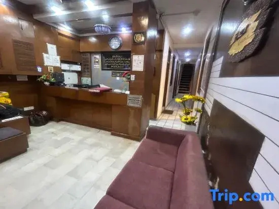 Lobby & Reception