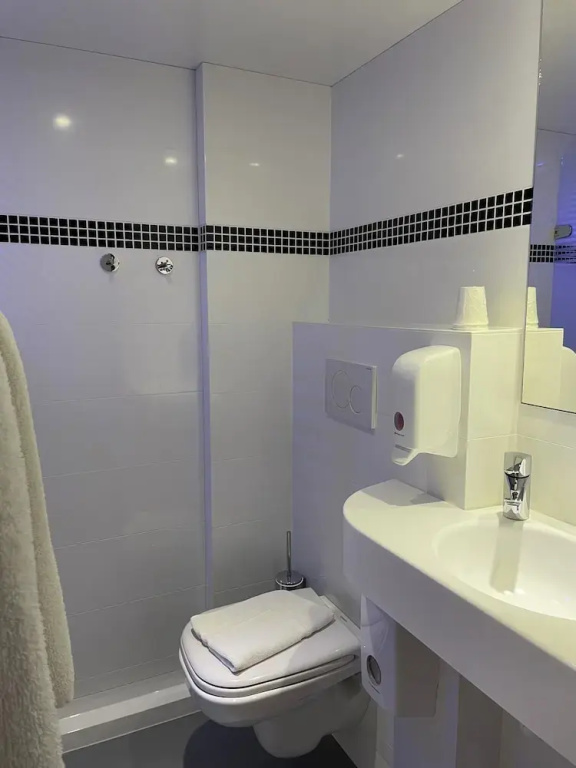 Brit Hotel Confort Marvejols - Chambres