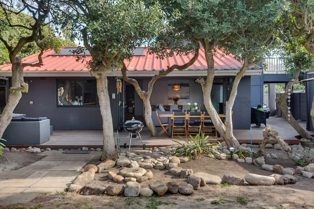 Long Beach Holiday House