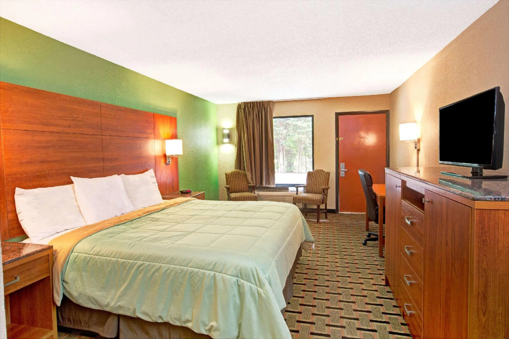 Standard Double room (full double bed)