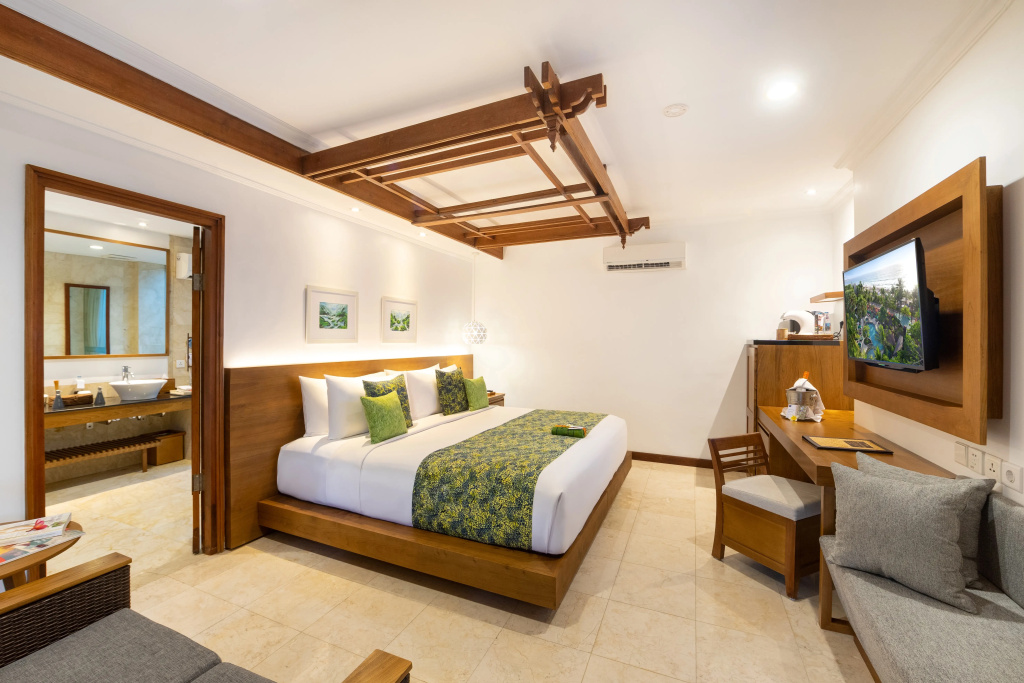 Legian Beach Hotel — фото