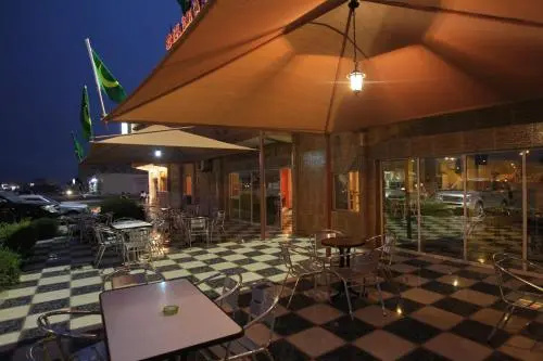 Food & Beverage