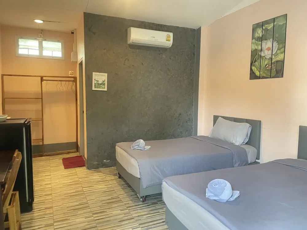 Economy room
