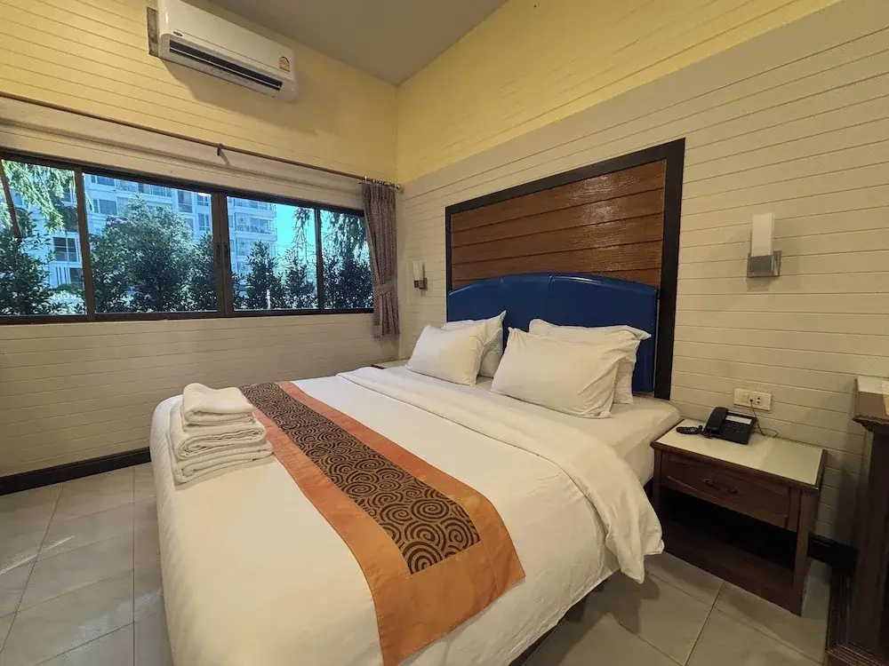 Economy room