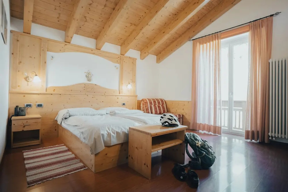 Superior Double room (full double bed)