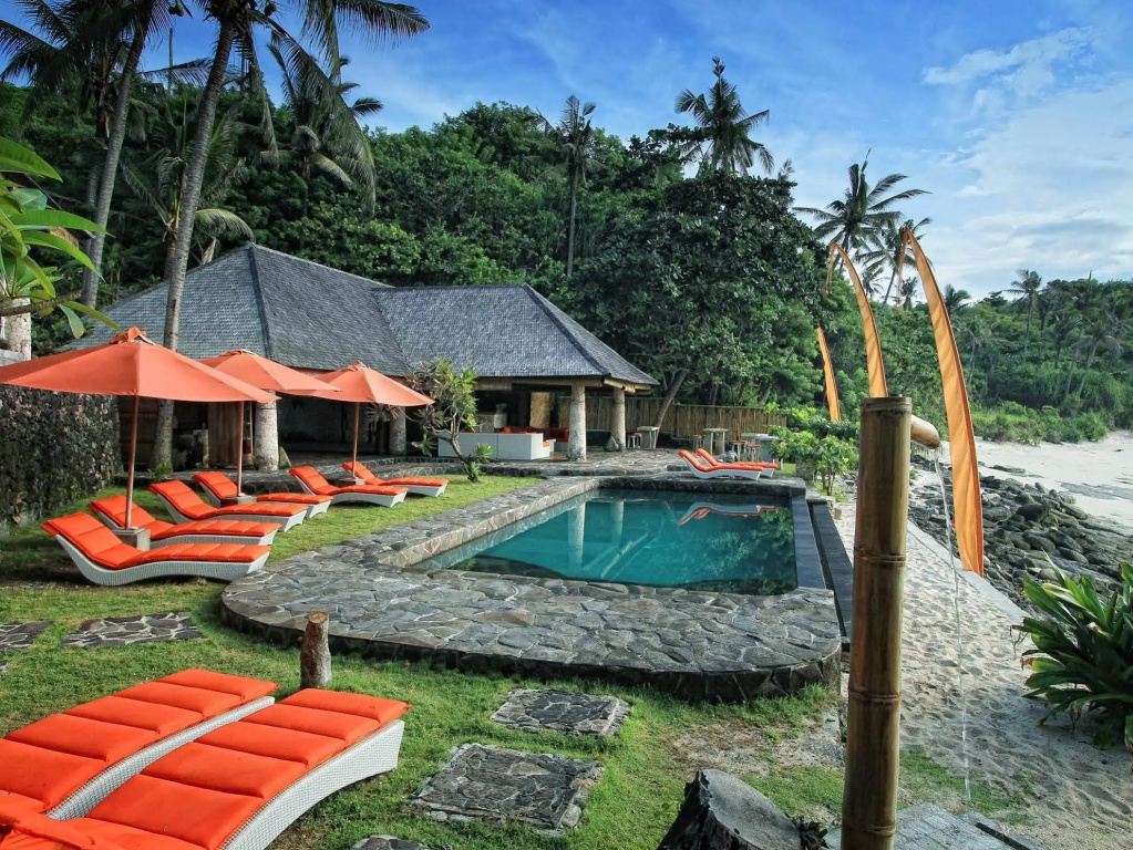 Villa Trevally