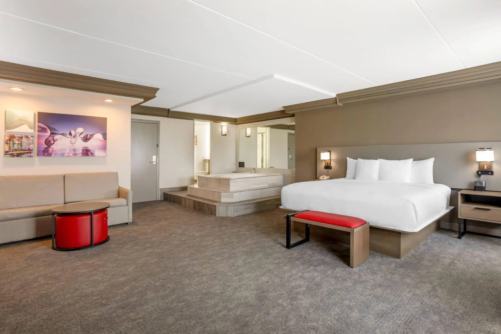 Double Suite (full double bed)