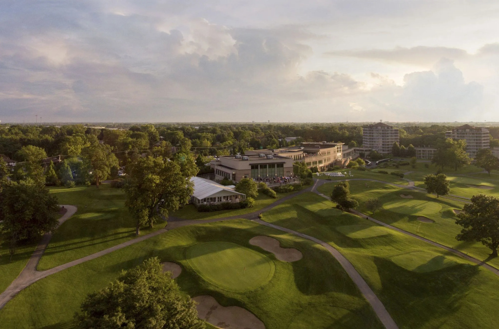 Eaglewood Resort and Spa - 3