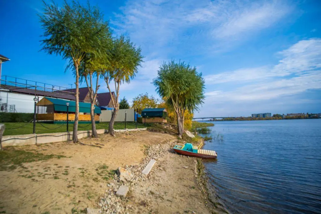 Beach & Waterfront