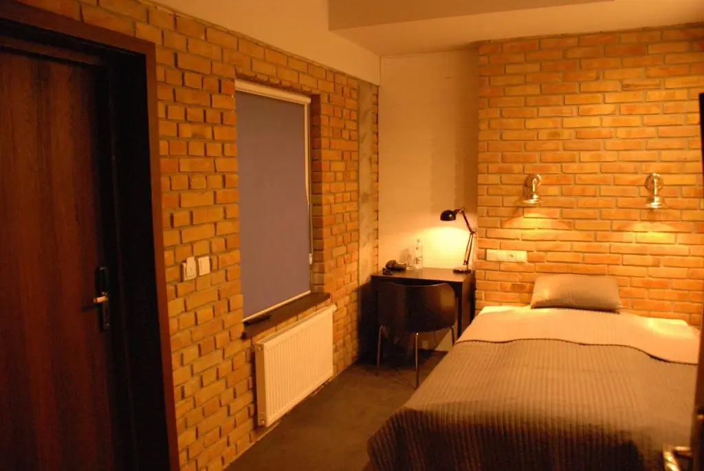Economy room