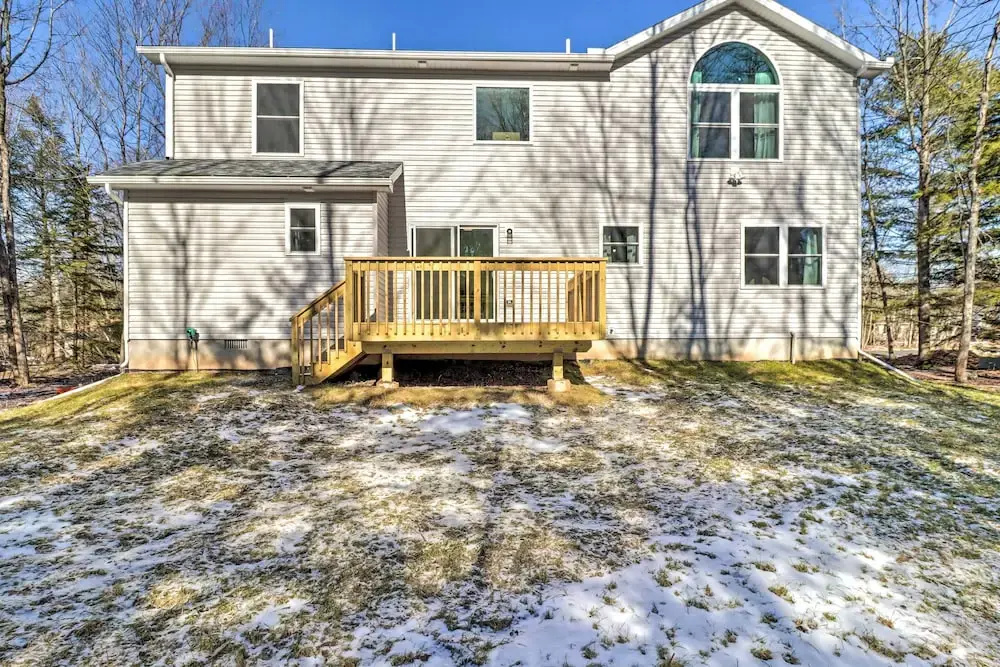 3 Mi to Kalahari: Pocono Summit Home w/ Pool Table