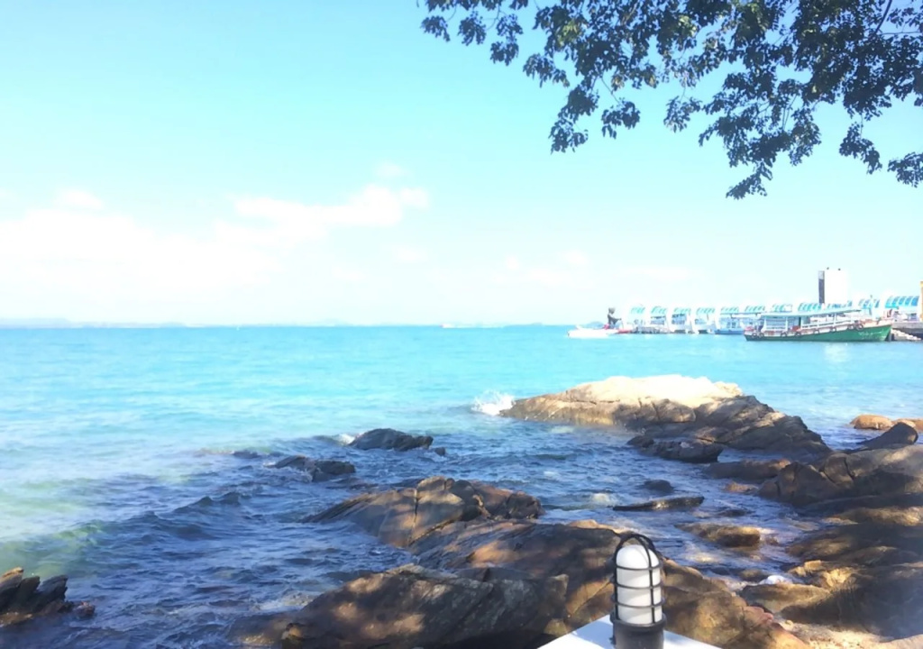 Beach & Waterfront
