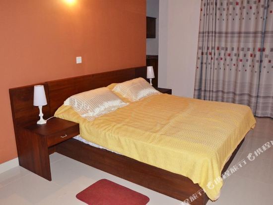 Airport Villa