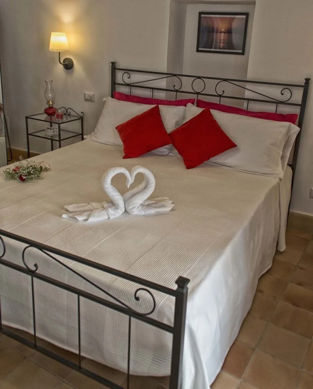 1 Bedroom Standard Double room with balcony (full double bed)