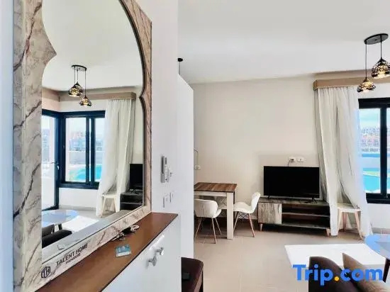 Modern 3BR Escape Panoramic Lagoon & Sea Views