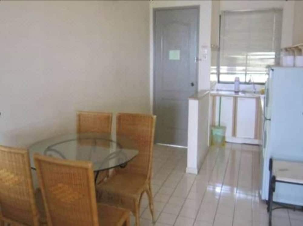 Paradise Lagoon Apartment