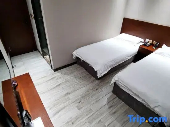 Economy Double room (twin beds)