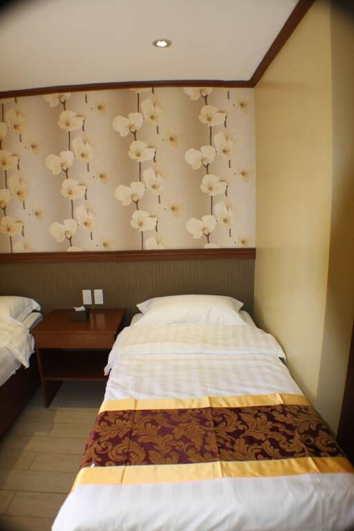 7 Days Inn