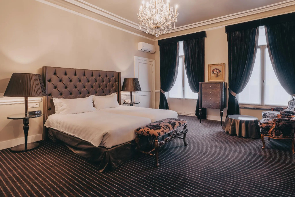 Deluxe Double room (full double bed)