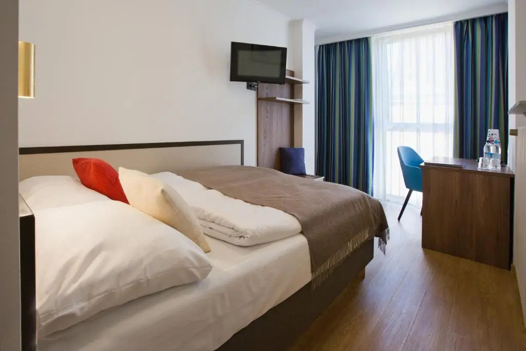 Standard Double room (full double bed)