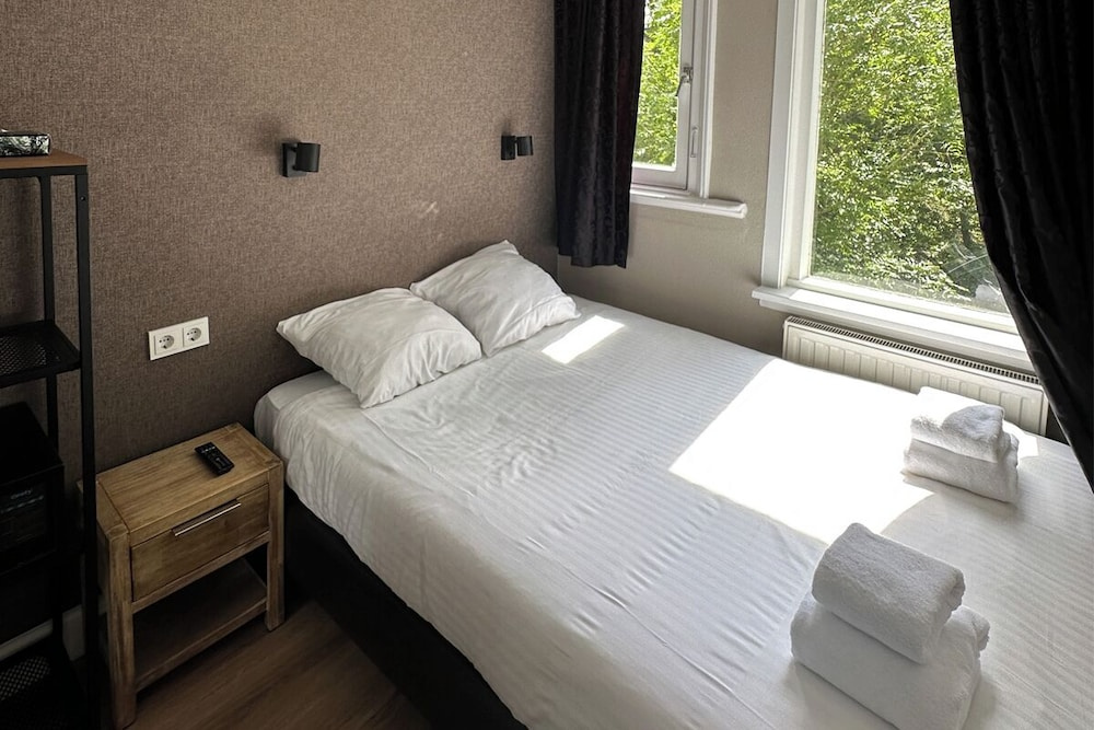 Economy Double room (full double bed)