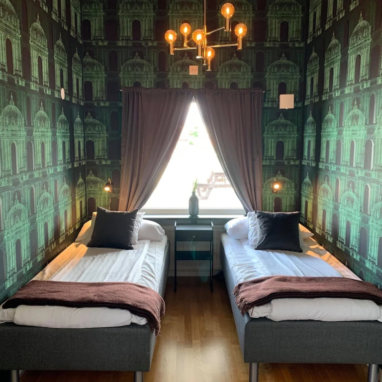 Economy room