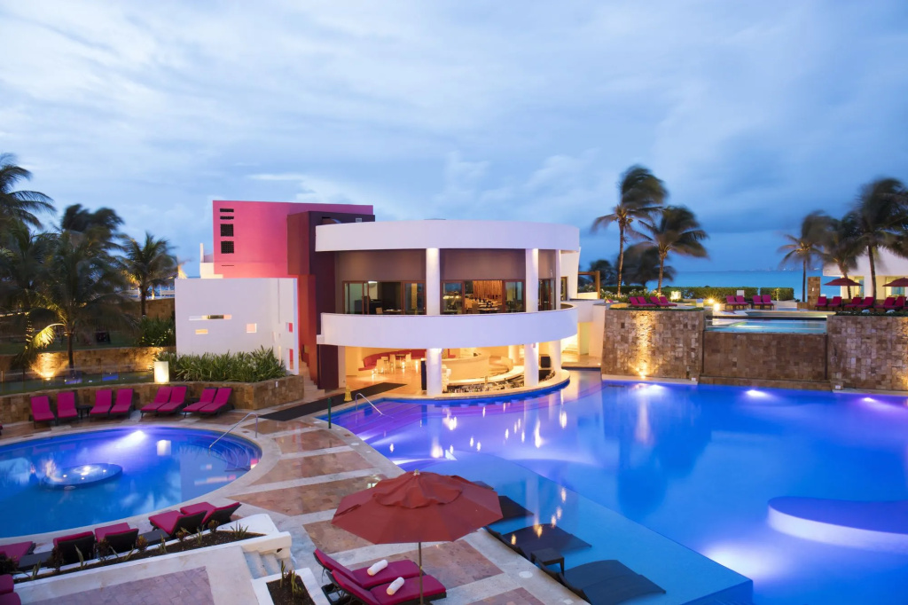 Altitude at Krystal Grand Cancun - All inclusive - 4
