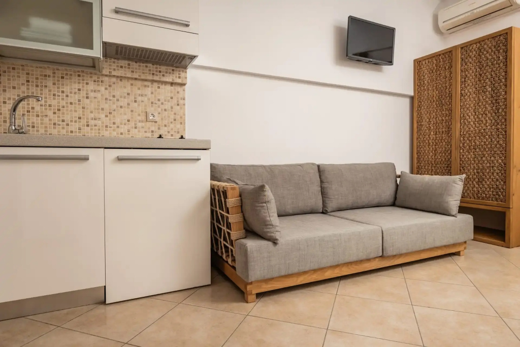Double Studio (full double bed)