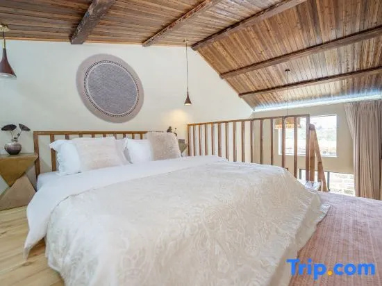 Double Suite (full double bed)