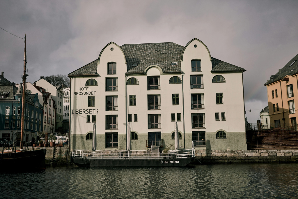 Hotel Brosundet