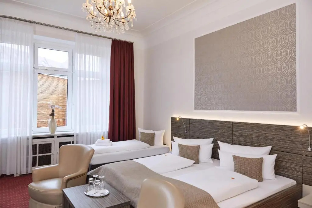 Standard Triple room