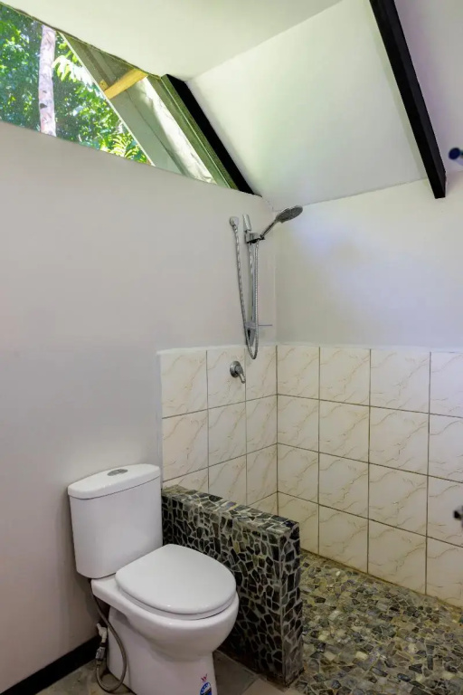 1 Bedroom Bungalow with garden view