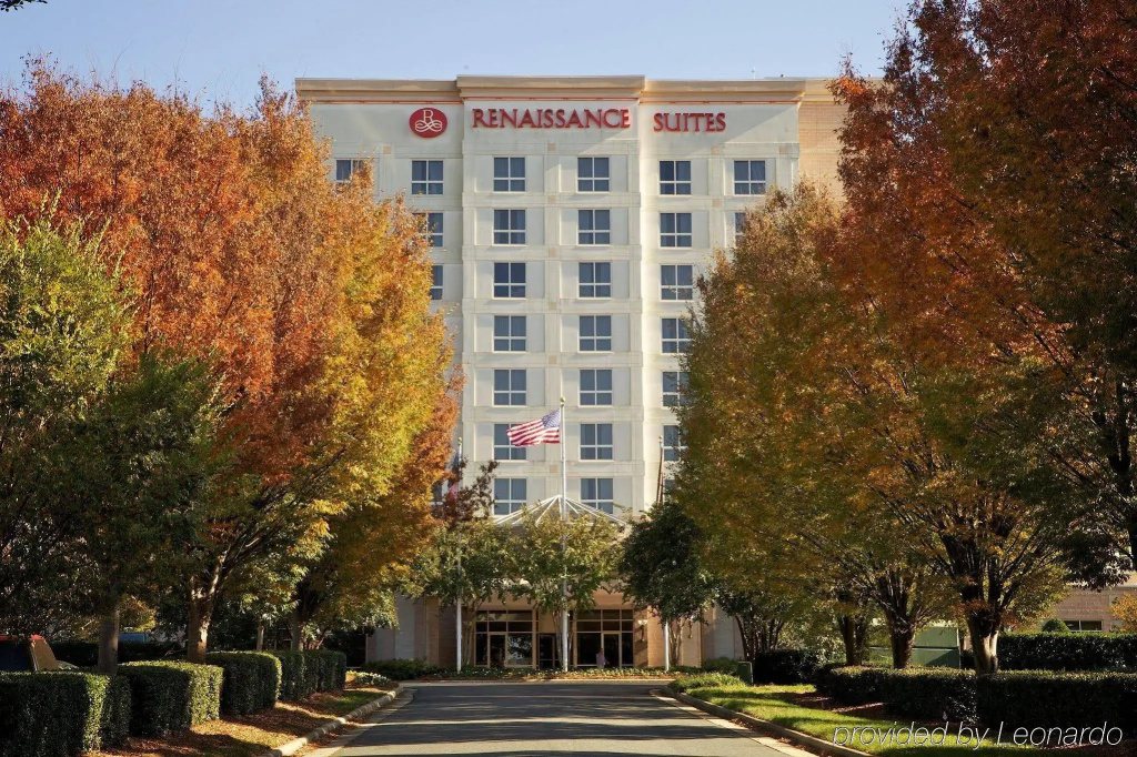 Renaissance Charlotte Suites