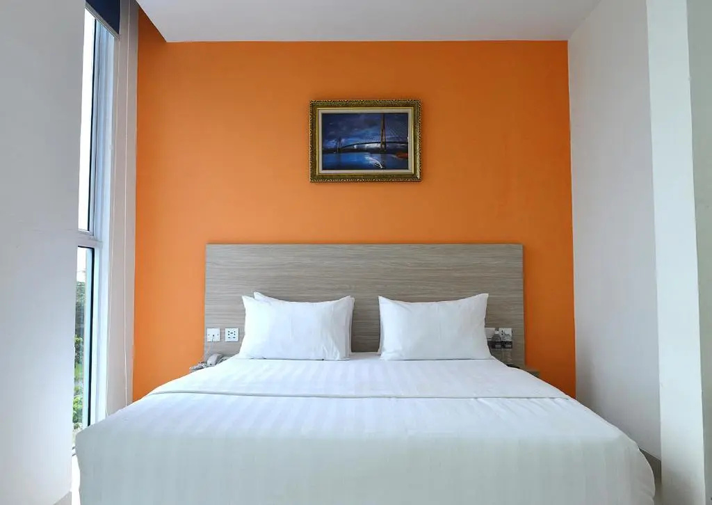 Deluxe Double room (full double bed)