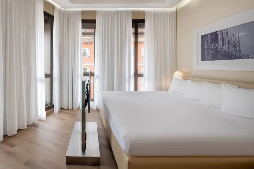 Double Suite (full double bed)
