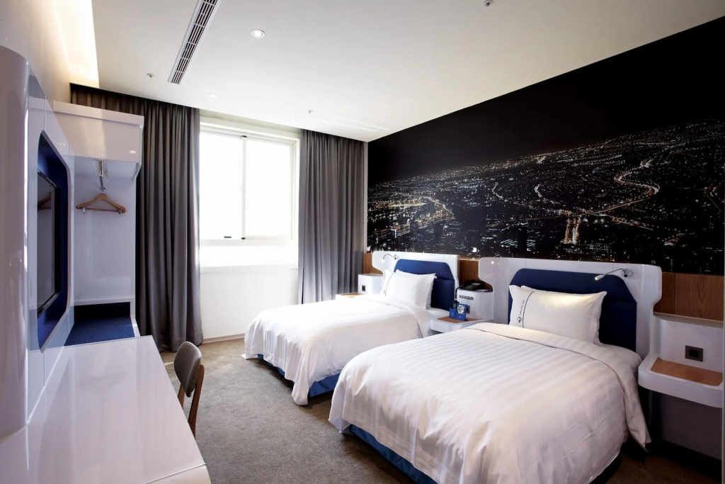 Отель Airline lnn Green Park Way в Тайчжун