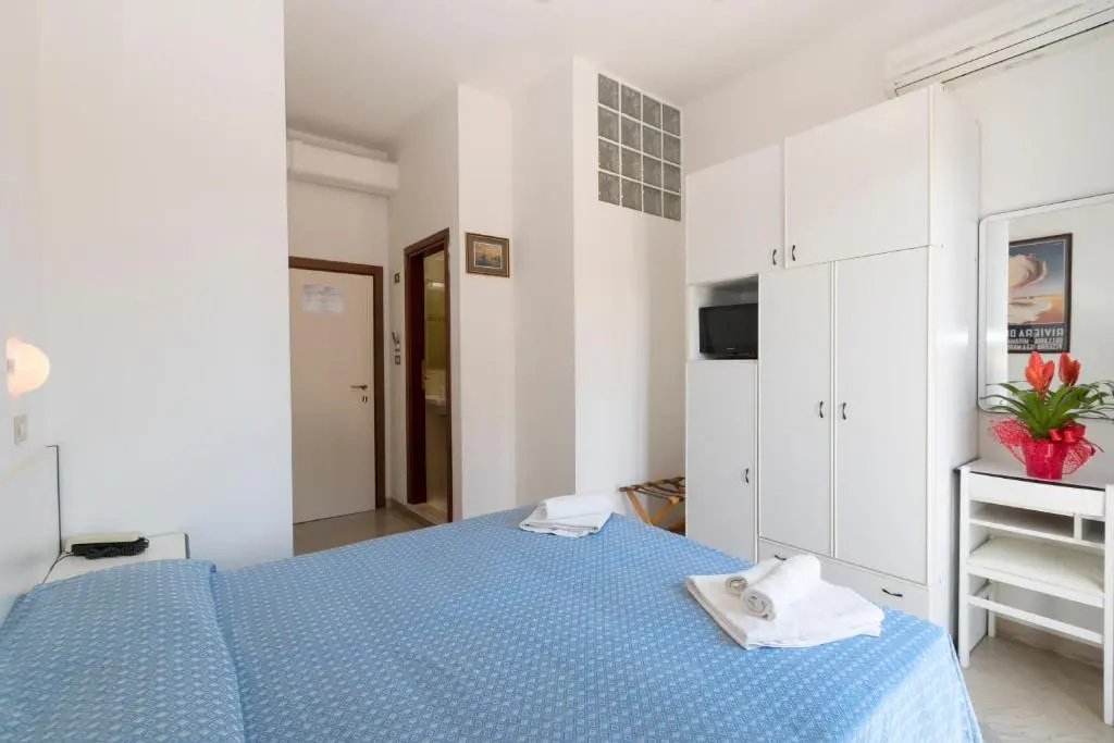 Standard Double room with balcony (full double bed)