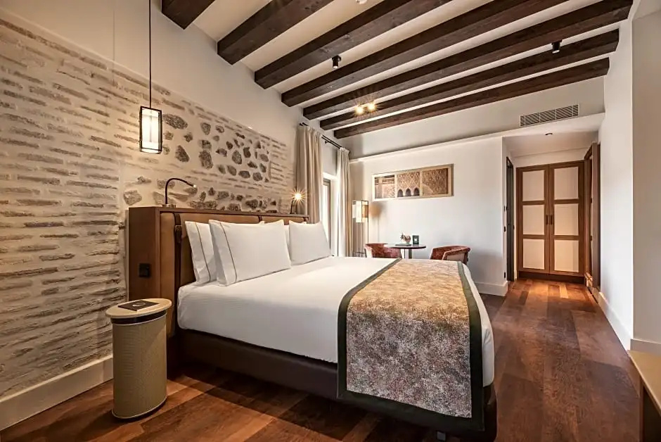 Deluxe Double room with view (full double bed)
