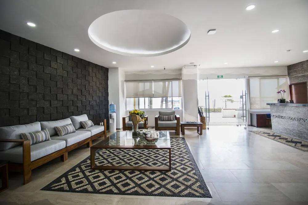 Lobby & Reception