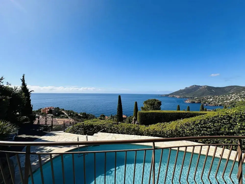 Voir la photo 4 — Sea View Villa in Theoule sur Mer With Pool- 2237