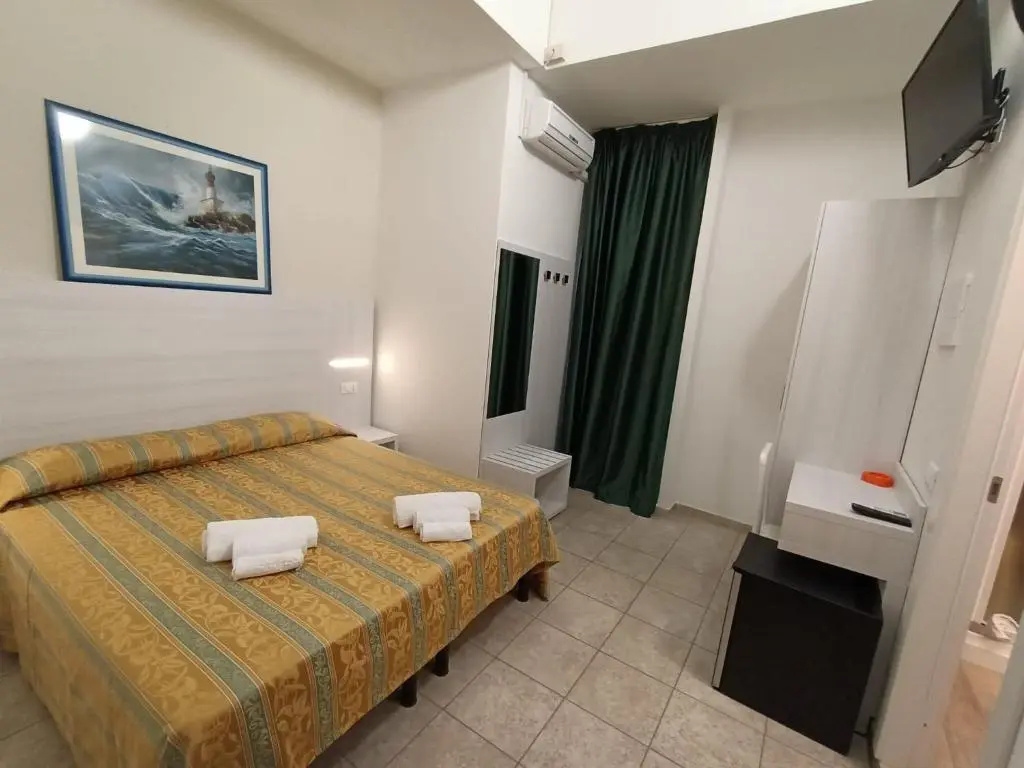 Standard Double room with balcony (full double bed)