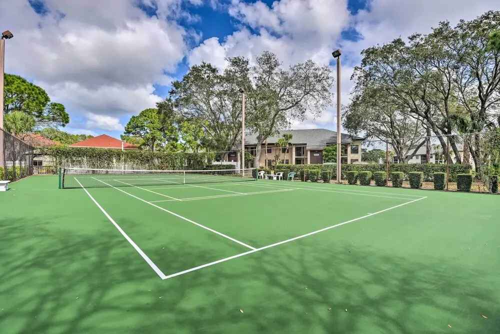 Resort-style Condo 6 Mi to Bradenton Beach!