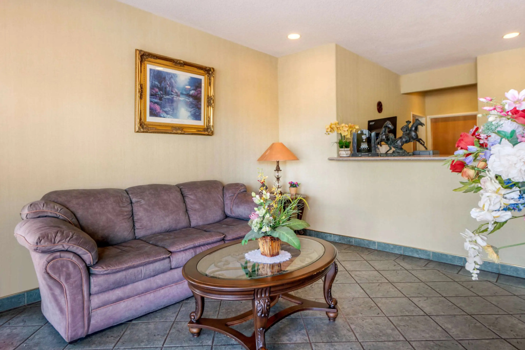 Lobby & Reception