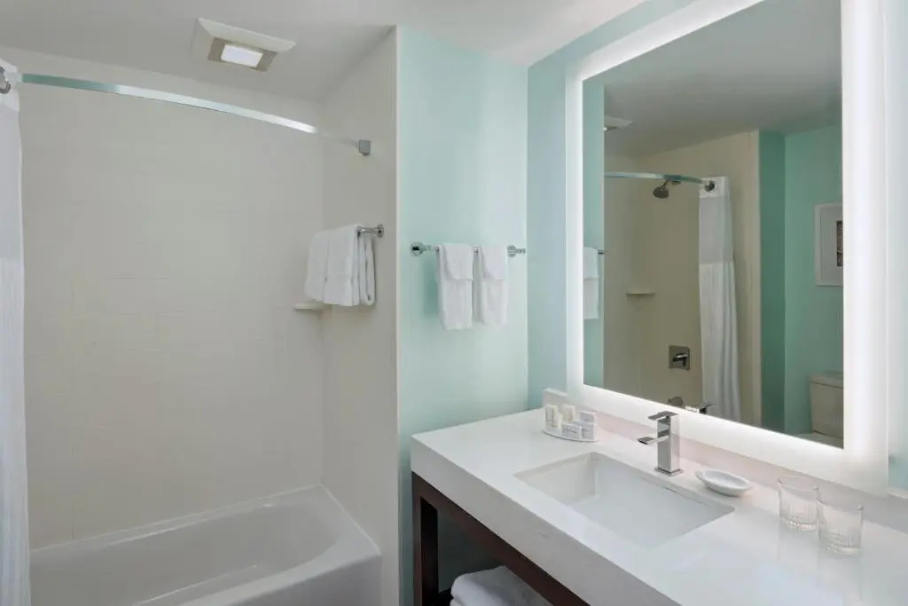 Courtyard by Marriott Nassau Downtown/Junkanoo Beach - Chambres