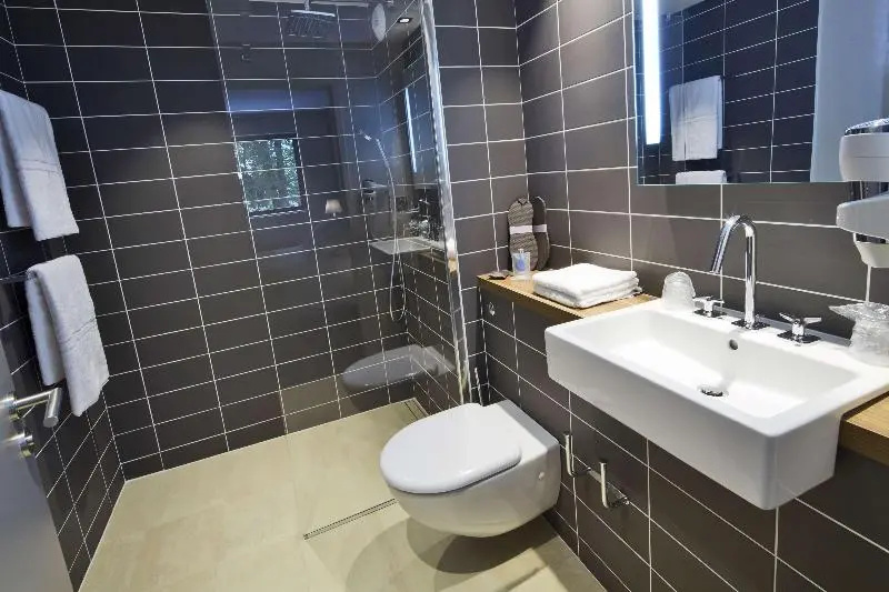 Kyriad Prestige Pau - Zenith - Palais Des Sports - Chambres