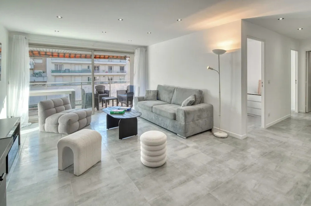 Voir la photo 2 — A/C 2bdr/6p Flat Just two Minutes From the Beach!