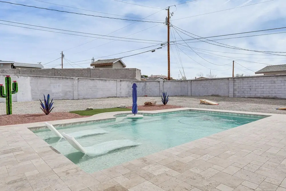 5 Mi to Lake Havasu: Home w/ Yard & Pool — фото 5