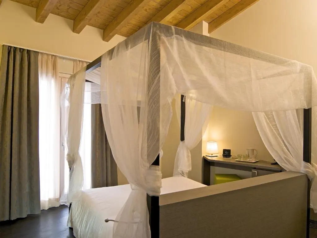 Suite with mountain view