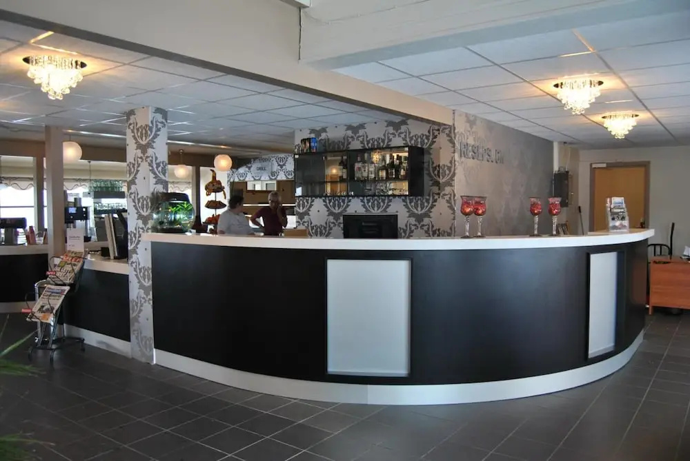 Lobby & Reception