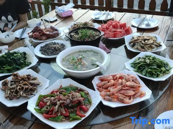 Banping Renjia Homestay (Banping Mountain Scenic Area Jiucai'ao Beach)